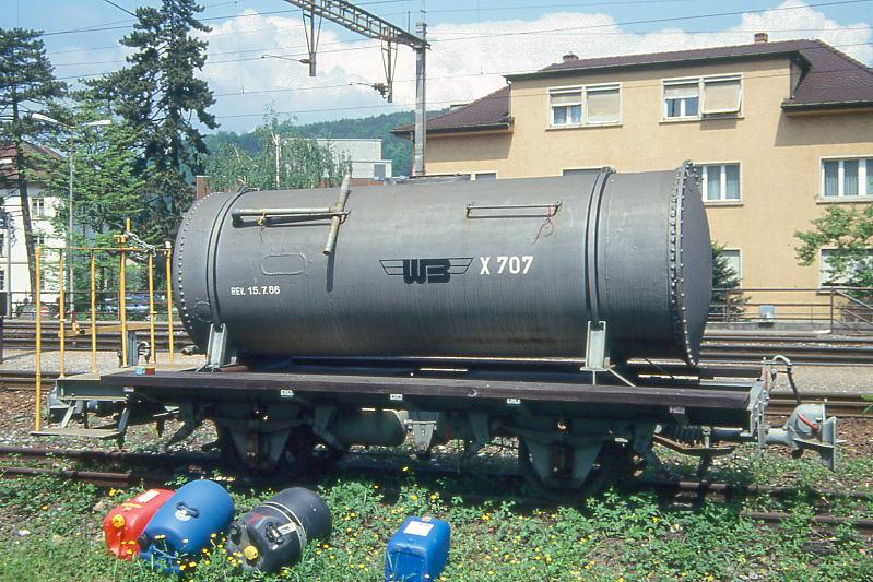 WB - X 707 am 09.05.1993 in Liestal - Unkrautvertilgungswagen - SIG/WB - Baujahr 1889 - Gewicht 3,00t - Zuladung 3,40t - LP 5,29m - zulssige Geschwindigkeit km/h 45 - =15.07.1986.

