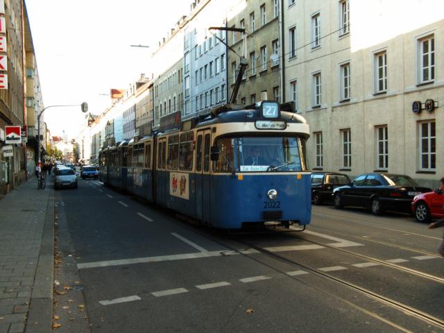 Wegen der Auer Dult wurde die Line 27 zu einem 5 min Takt verdichtet. Zum Einsatz kamen u.a. 2022/3037.
