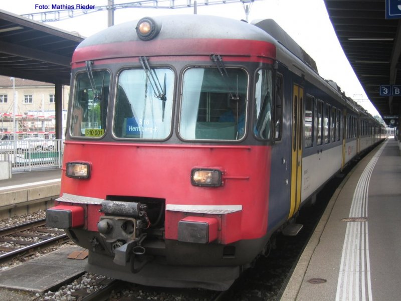 Wegen Grosser versptung mussten die RABDe 510 001, und 009 in Schaffhausen gewendet werden, und bedienten somit Thayngen nicht die Aufnahme Entstand um 13:00 in Schaffhausen am 21.06.07