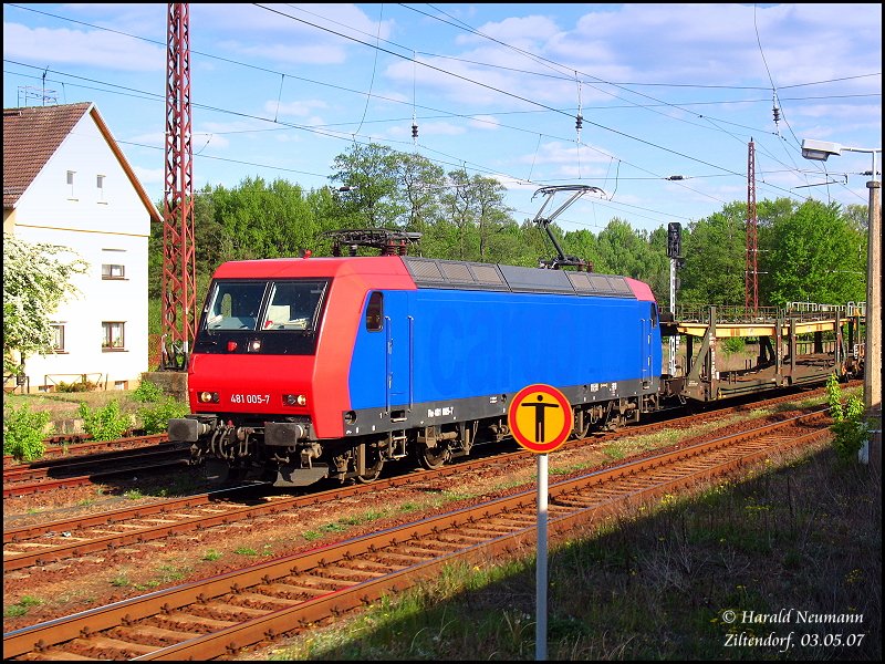 Wem diese Lok wohl nun gehrt? 481 005 nun ohne SBB Cargo-Schriftzug fr die HGK unterwegs mit einem Gterzug im Bf Ziltendorf. 03.05.07