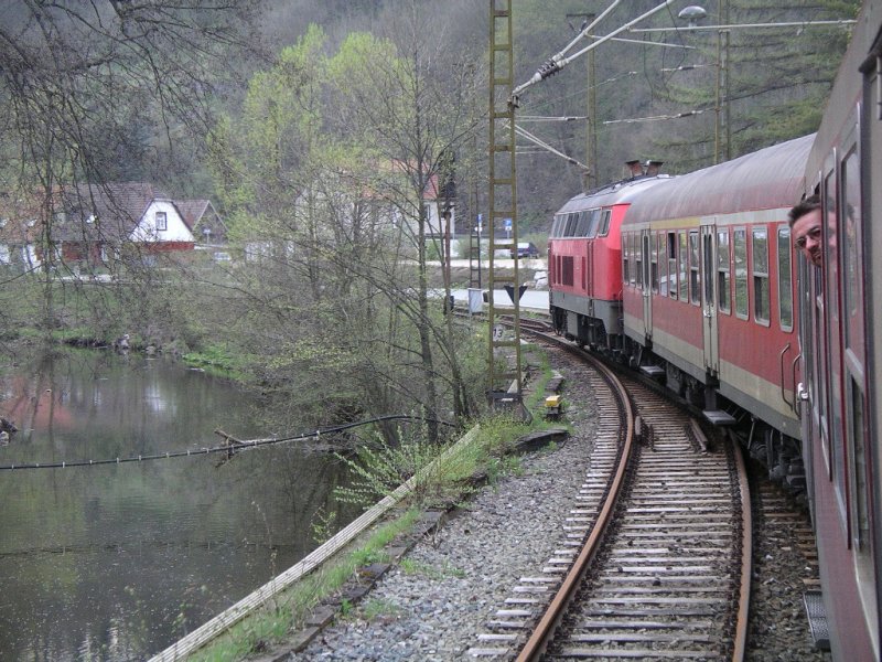 Wendezug-Regionalbahn nach Elbingerode mit 218-322 in Rbeland.
Am 30.04.05 konnte man noch mit regulren Zgen auf der Rbelandbahn reisen.