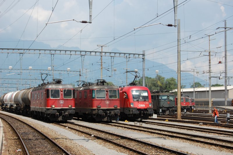 Wer passt da eigentlich nicht dazu? Verschiedene E-Loks in Buchs SG gesehen am 01.07.2009