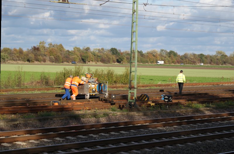  Wer sein Fahrzeug liebt,der schiebt Das ist manchmal auch bei der Bahn so...