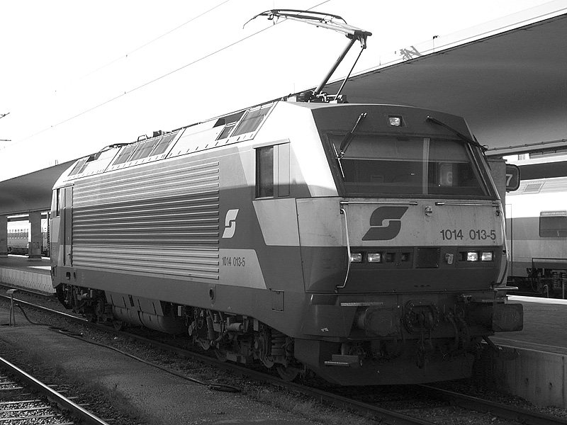 wer wei wie lang die Br 1014 noch unterwegs sein wird... das endgltige Aus wurde schon mehrmals verlautbart. 1014 013 am 25.1.2008 in Wien West