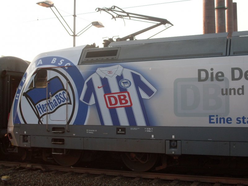 Werbeansicht von 101 144 in Wolfsburg am 01.05.2009