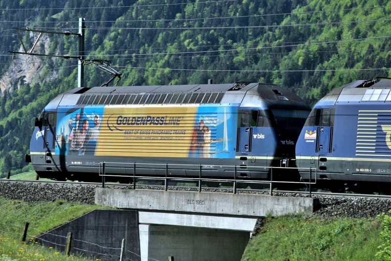 Werbelok Re465 oberhalb Frutigen in Richtung Sden