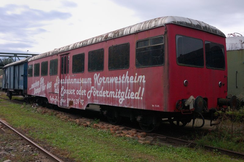 Werbung in eigener Sache auf einem ehemaligen VB. Auch dieses Exponat soll wenigstens wieder �u�erlich aufgearbeitet werden. (Kornwestheim, 05.10.2008).
