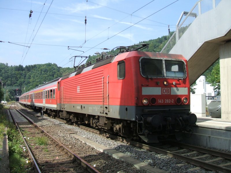 Werdohl 11.08.2007 (143 282-2) Ruhr-Sieg-Bahn nach Siegen