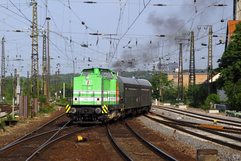 Werklok 20 ("Lisa 1") der EIB zieht den Sonderzug nach Gschwitz aus dem Bw  in den Bahnhof Weimar - Bahnbilder.de