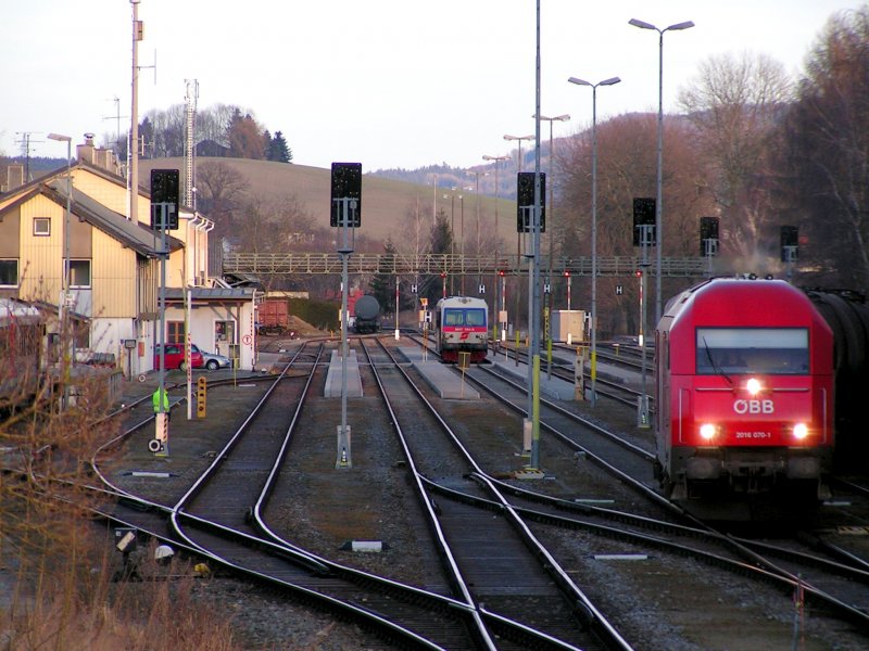  Westausfahrt  fr GZ68807 anlsslich der Streckensperre (RiedNeumarkt/Kallh.); 090318