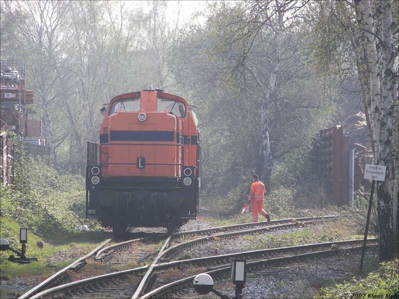 WHE 23 ist bei der Jost GmbH (Schrotthandel) mit leeren Waggons eingetroffen. 10.04.2007