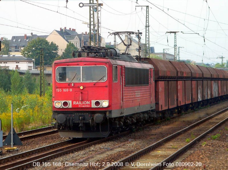 wie in alten Zeiten kommen wieder fter auch  Container  nach Chemnitz, wenn auch in neuer Farbe und mit kleinen Stromabnehmern; diese Aufnahme entstand durch den Fhrerstand eines 612.