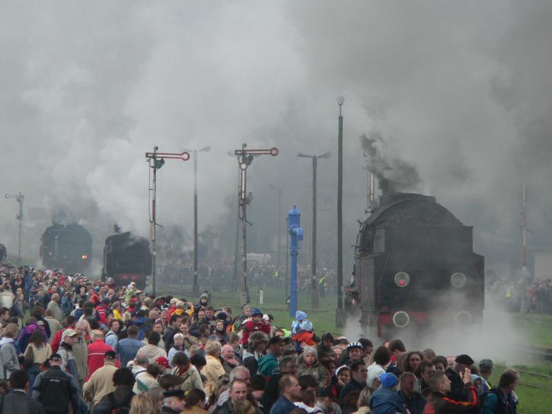 Wie immer sehr gut besucht und stark verraucht.