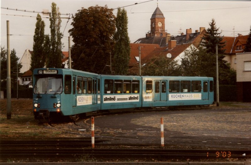Wie oft wird es sowas noch geben? Pt 667 in der Wendeschleife Nied-Kirche am 01.09.2003. 