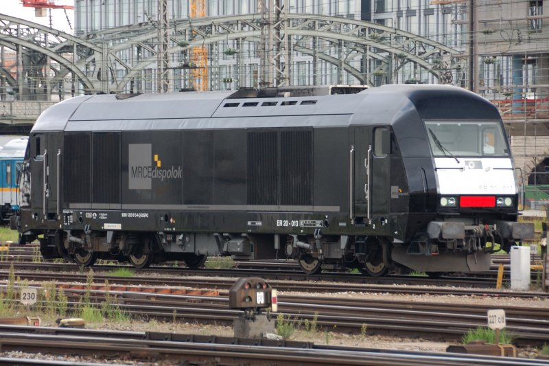 Wieder einmal in M�nchen: MRCE Dispo-Eurorunner ER 20 013 ruht sich nach getaner Arbeit im Vorfeld des Hbfs aus. (Sept. 2008).