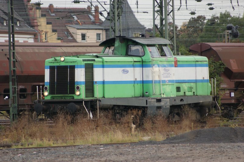 WincantonRail 42 (Unisped)kam mit einem Zug aus der Sdzucker, Neuoffstein, stellte diesen im Gterbahnhof Worms ab und fuhr in Richtung Hafen.