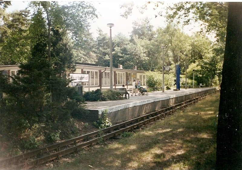 Wir Eisenbahnkenner werden sicherlich stutzig bei der Bezeichnung des Haltepunktes aber die Berliner Parkeisenbahn hat die Bezeichnung gewhlt.Haltepunkt  Hauptbahnhof .