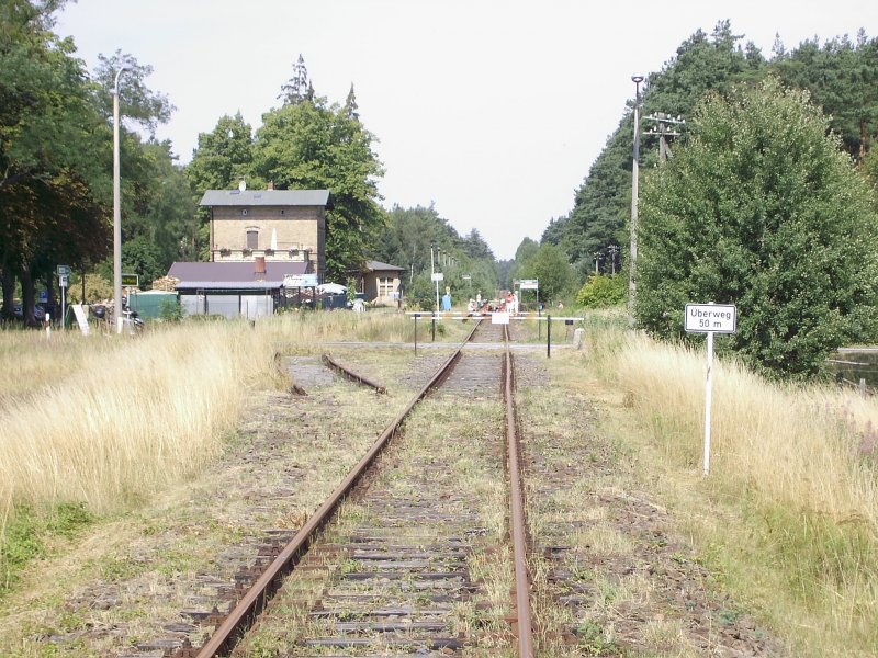 wir erreichen den Ex - Bahnhof  Neu Placht  mit einer Imbissmglichkeit