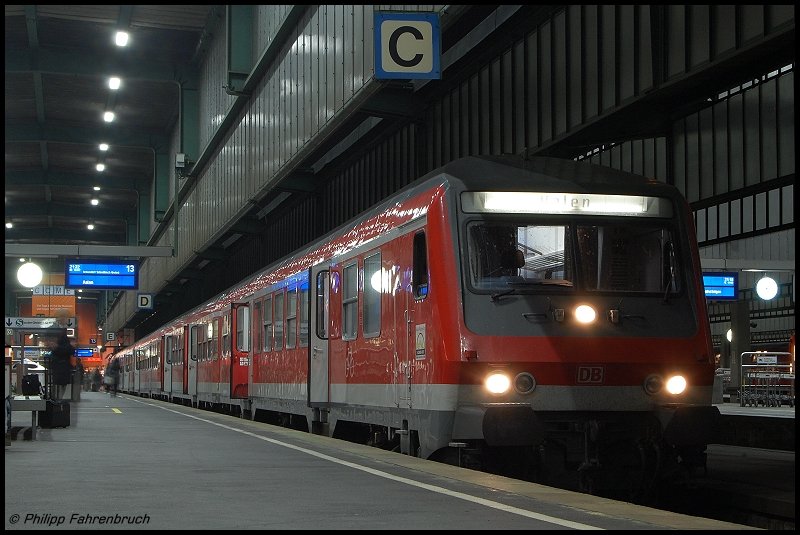 Wittenberger Steuerwagen des RE 19487 von Stuttgart HBF nach Aalen, hier an Gleis 13 des Stuttgarter HBFs aufgenommen.