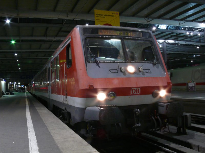 Wittenberger Stw. mit dem gerade eingefahrenen RE aus Salzburg in Mnchen Hbf, 6.5.2009