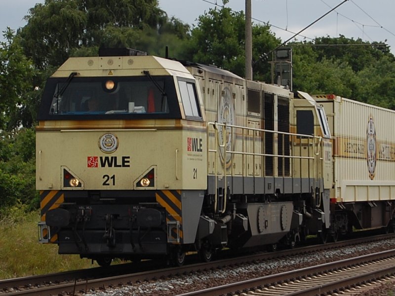 WLE 21 kommt aus Berlin und wird gleich den Mittellandkanal bei Peine berqueren am 25.06.2009