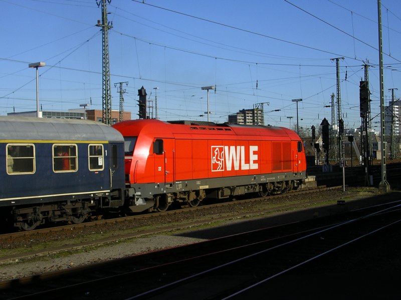 WLE 22 mit SDZ 91950 IM Dortmunder Hbf. ,bei der Ausfahrt.
(08.02.2008)
