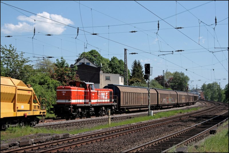 WLE38 erreicht mit dem DGS 59866  Eggerzug , aus Brilon, Westhofen und ist auf der Fahrt nach Lippstadt.
