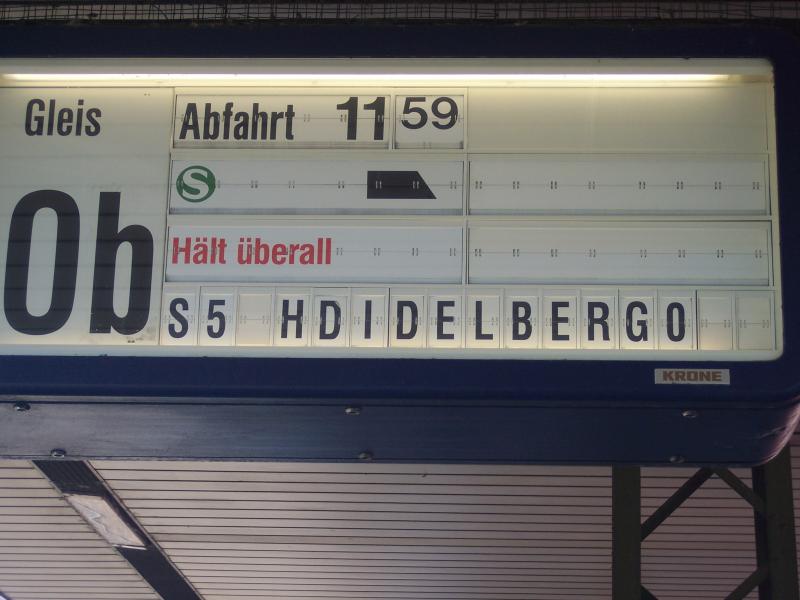 wo ist eigentilich Hdidelbergo und S 5 gibts bei uns auch noch nicht aufnahme Mannheimer HBF gleis 10b.am 26.5.2005 