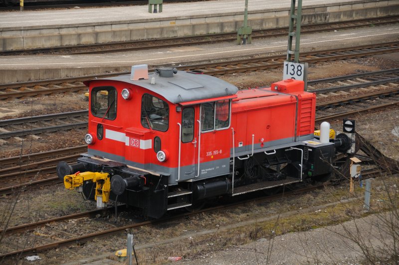 Wochenende f�r die kleine K�f. 335 155-8 ruht sich von den Strapazen der Woche aus. (Regensburg, 14.03.09).