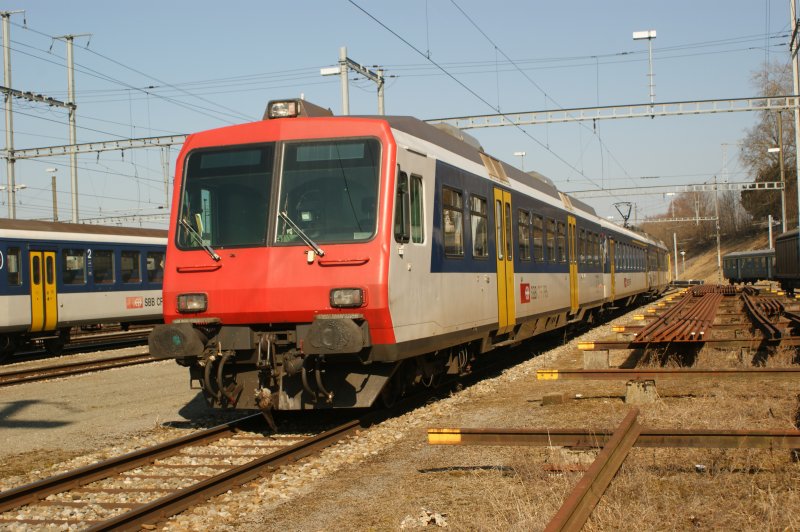 Wochenendruhe im Bahnhof Payerne. NPZ abgestellt am 28.02.2009.