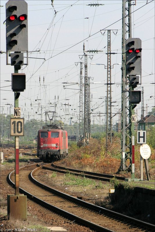 Wochenendruhe beendet. 140783-9 und 140874-9 verlassen Wanne-Eickel HBf.  23.09.2007