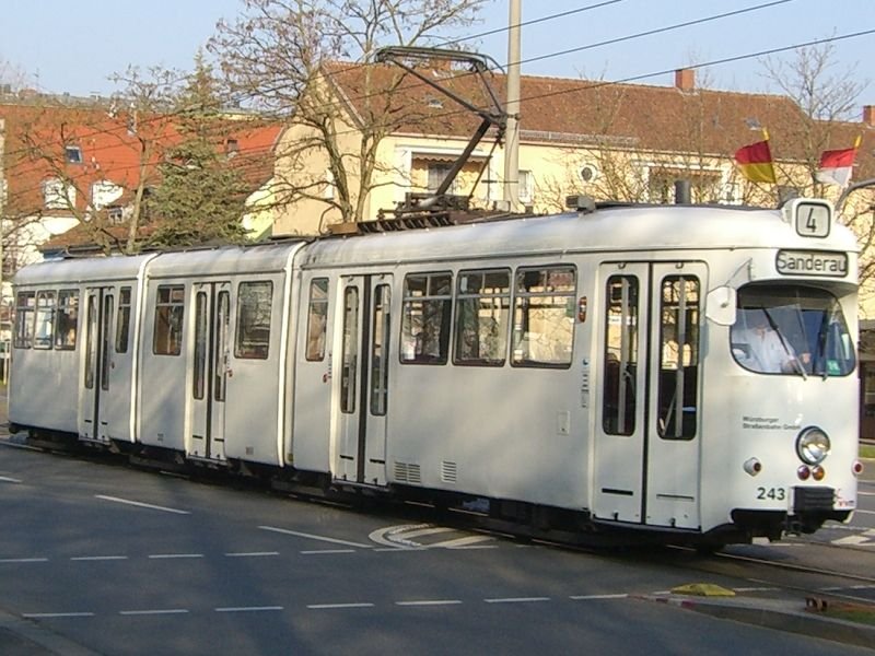 WSB 243 am 2.4.2009 unterwegs auf der Frankfurter Strae kurz vor Haltestelle DJK-Sportzentrum