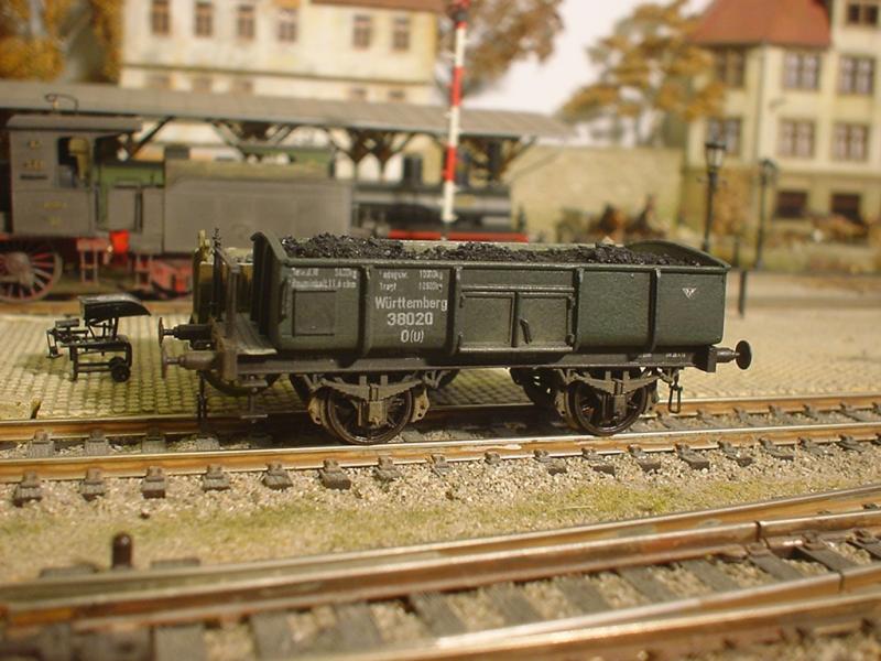 Wrttembergischer Kohlewagen O(u). Das Oberteil wurde aus Polystyrol gebaut. Das Fahrgestell ist von Brawa und nur verkrzt.