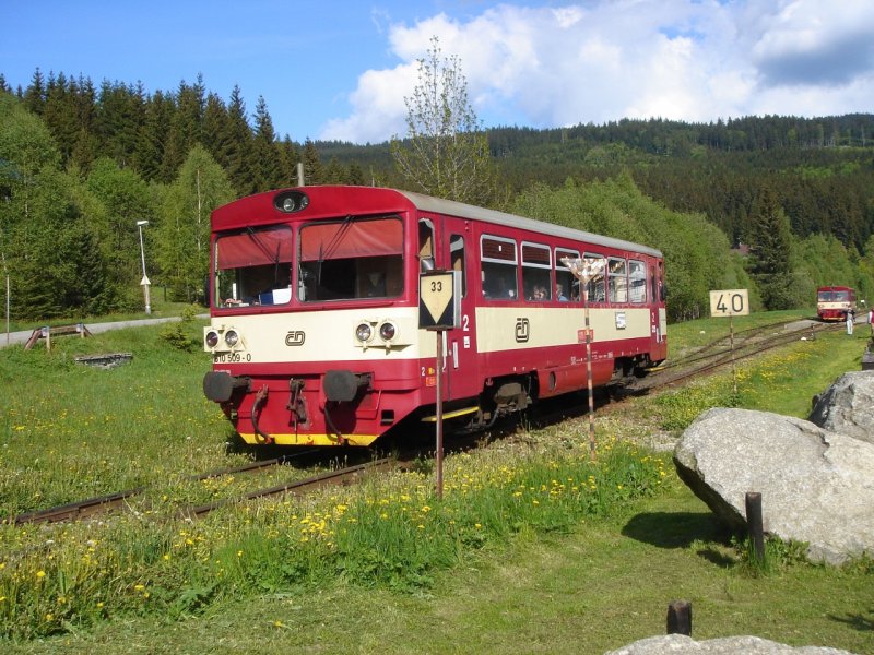 Wunderschne Nebenbahn durch den Bhmerwald bei Wimberk. An der Station Kubova Hut (mehr oder weniger zufllig) aufgenommen am 3.6.2006.  Leider wei ich sonst nicht viel ber die Bahn. Wer kann helfen ? 