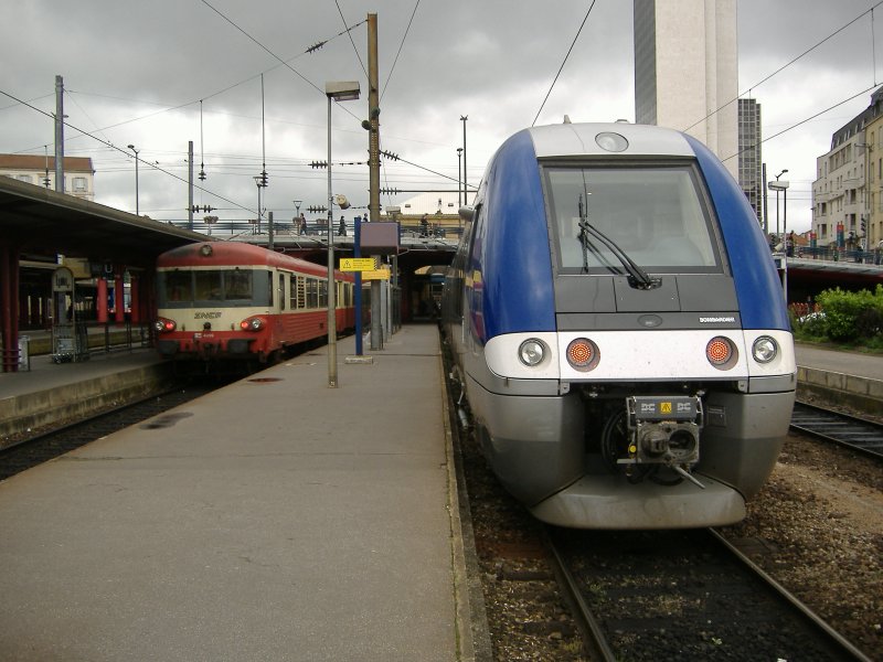 X 4359 und Z 27553 im Bahnhof Nancy

Treffen von altem Diesel- und neuem Elektrotriebzug

Nancy
27.05.2006