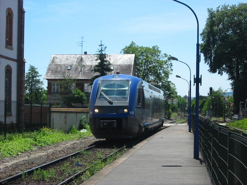 X 73900 als Wagen 509 bei der Einfahrt von Obernai.