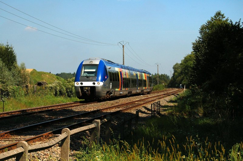 X 76500 514, Lauterbourg-Strabourg fhrt zwischen Mothern und Munchhausen Richtung Strasbourg. 18.08.2009