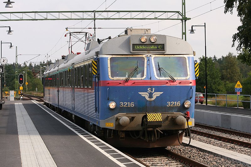 X12 3216 als R 3832 (Varberg-Herrljunga-Vnersborg-Uddevalla) 
am 27.08.2006 in xnered.