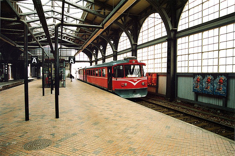 Ym der HHJ (Odderbanen) im Bhf von Aarhus. 11.06.2001