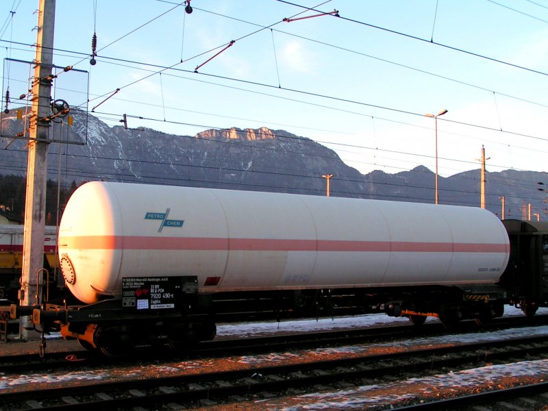 Zagkks3380(D-PCM)7920490-9 in den Bergen Tirol´s; Wrgl-Hbf 090204