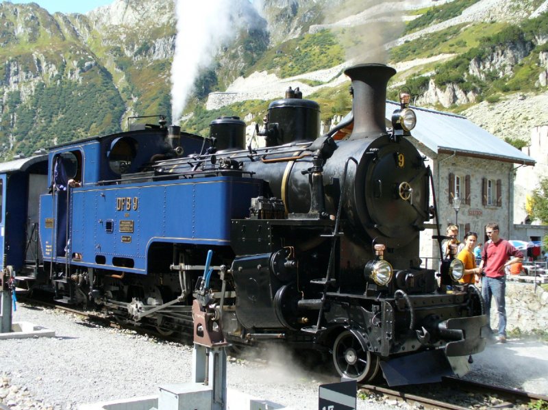 Zahnrad Dampflok HG 3/4  9 im Bahnhof von Gletsch am 09.09.2006