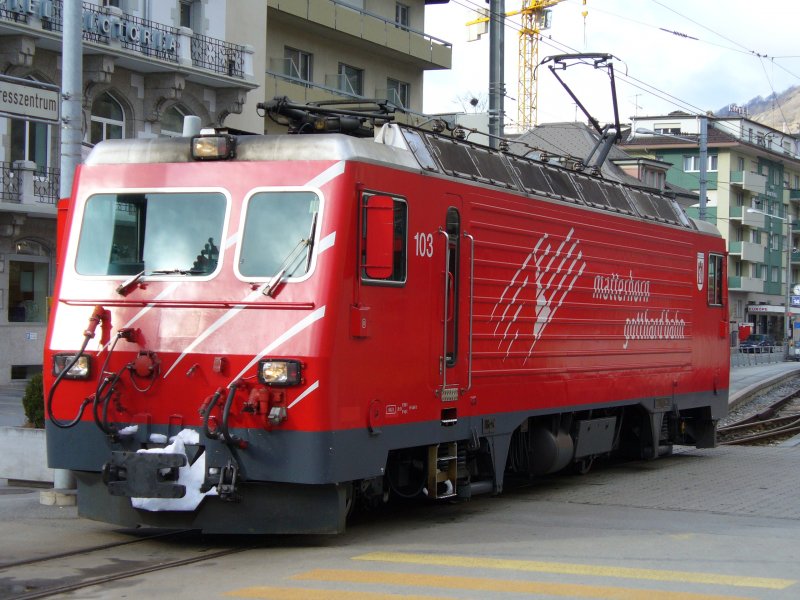 Zahnrad E-Lok HGe 4/4 103 im MGB Bahnhof in Brig am 10.03.2007