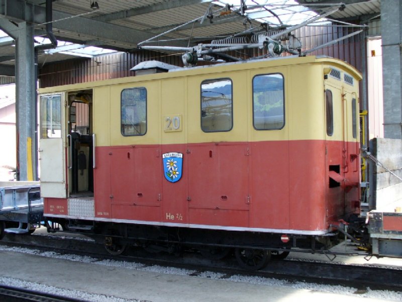 Zahnrad E-Lok Olteimer He 2/2 20 im Bahnhof von Wilderswil am 19.08.2006