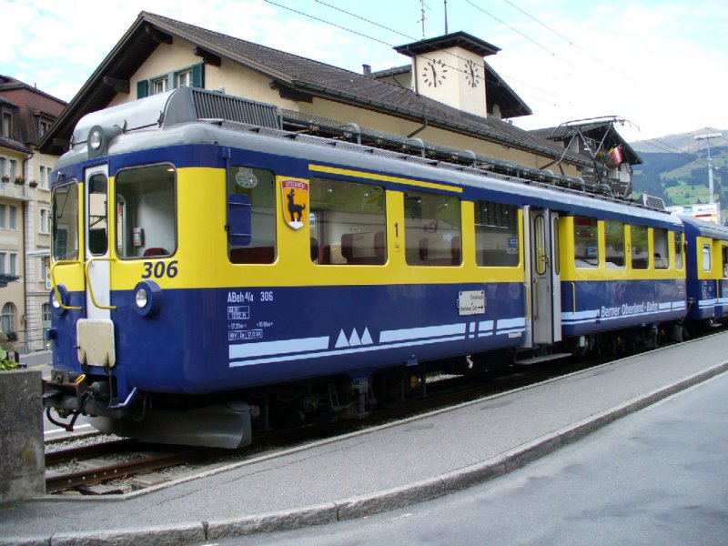 Zahnrad Triebwagen ABeh 4/4 306 im Bahnhof von Grindelwald am 06.09.2006