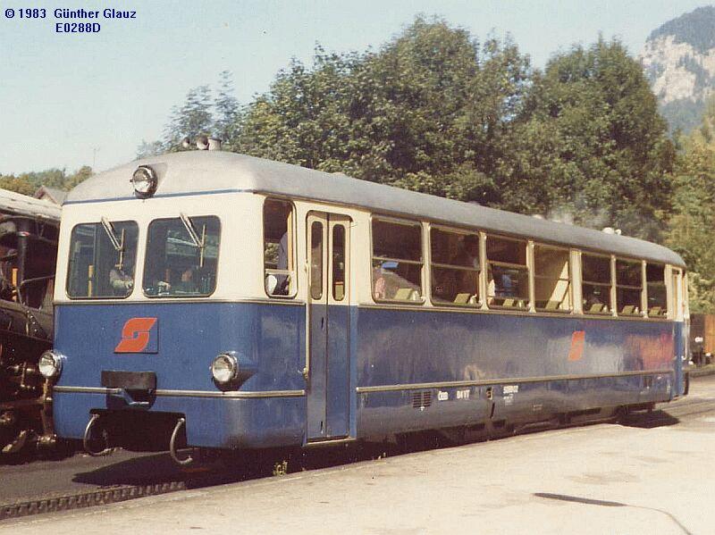 Zahnrad-Triebwagen im Sommer 1983 in St.Wolfgang Schafbergbahnhof.