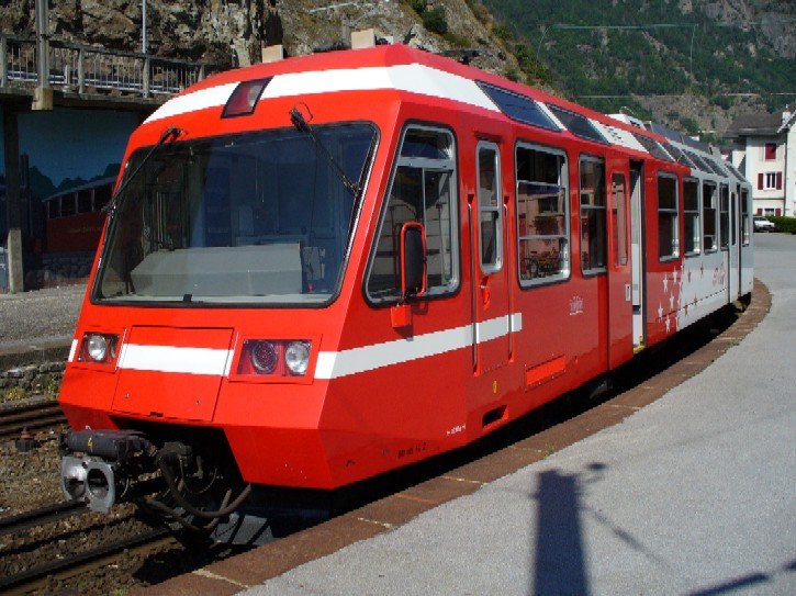 Zahnradtriebwagen BDeh 4/8  2 im Bahnhof von Vernayaz am 30.07.2006