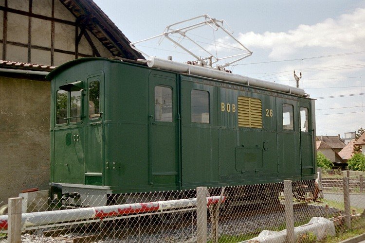 Zahrnrad E-Lok ex BOB HGe 3/3 26 im Bahnmuseum von Kerzers/FR am 05.06.2006