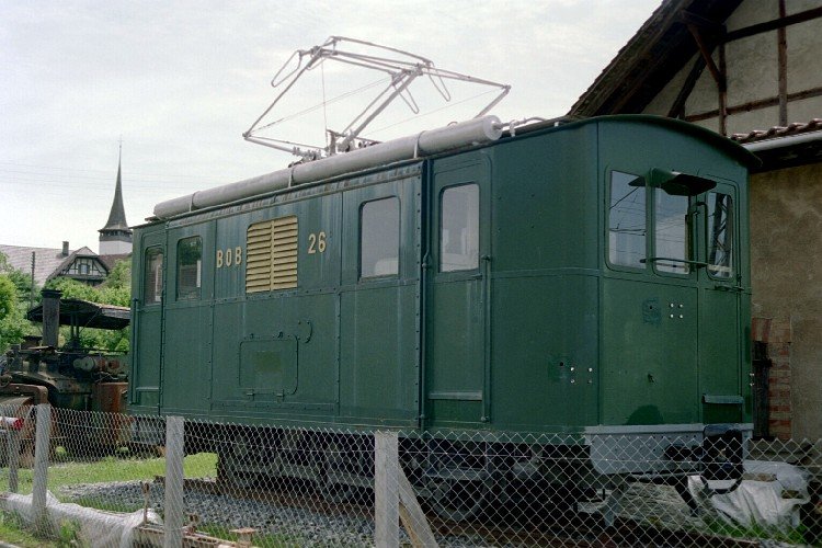 Zahrnrad E-Lok ex BOB HGe 3/3 26 im Bahnmuseum von Kerzers/FR am 05.06.2006