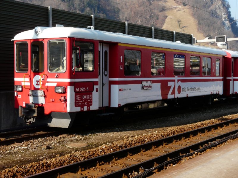 zb - 1 Kl. Steuerwagen At 22-6 im Bahnhofsareal von Stansstad am 17.02.2008