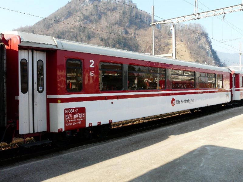 zb - 2 Kl. Personenwagen B 81-7 im Bahnhofsareal von Stansstad am 17.02.2008